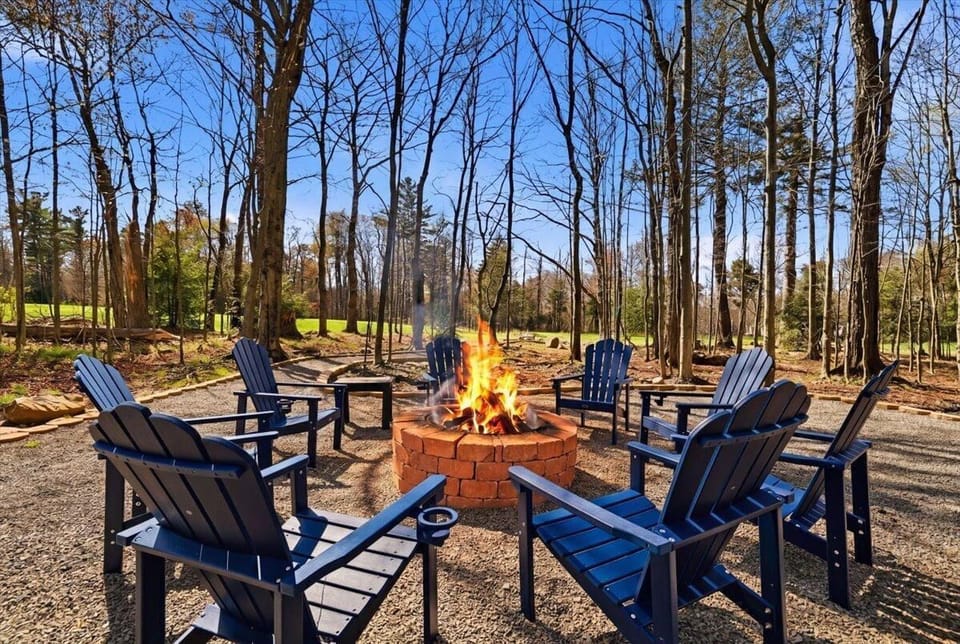 Pull up one of eight chairs around your own fire pit and watch the 14th fairway go quiet at dusk.