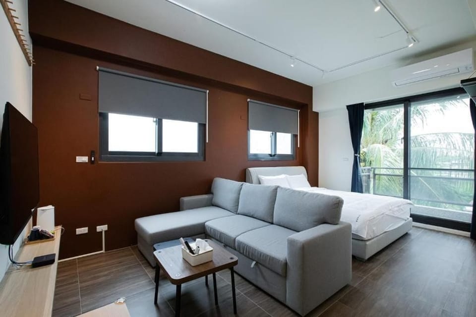 Superior Double Room, 1 King Bed, Balcony, Mountain View | Laptop workspace, blackout drapes, WiFi (free)