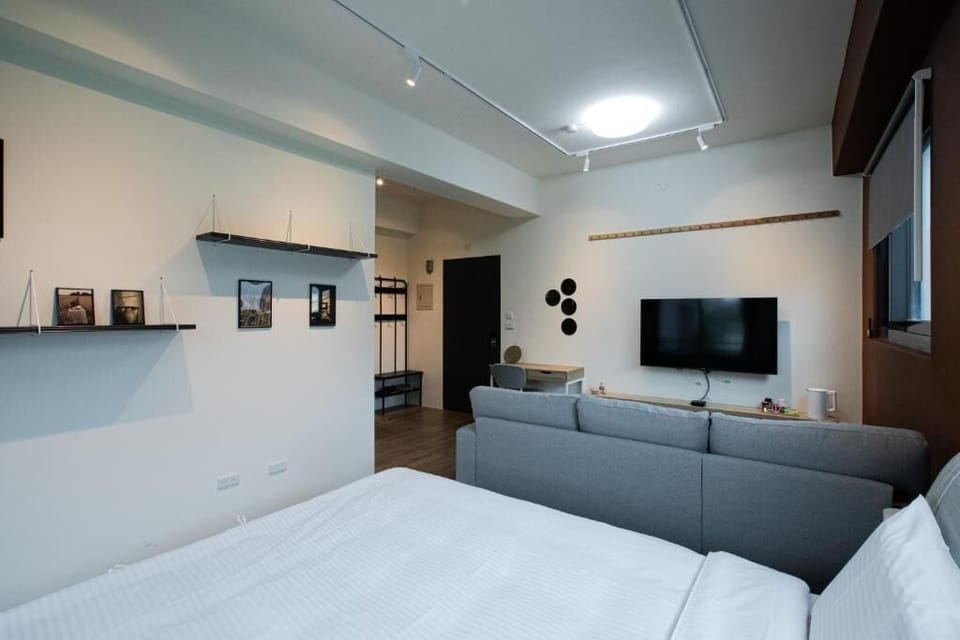 Superior Double Room, 1 King Bed, Balcony, Mountain View | Laptop workspace, blackout drapes, WiFi (free)