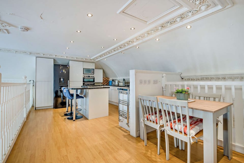 Flat 1 Club Chambers, Great Malvern - Host & Stay