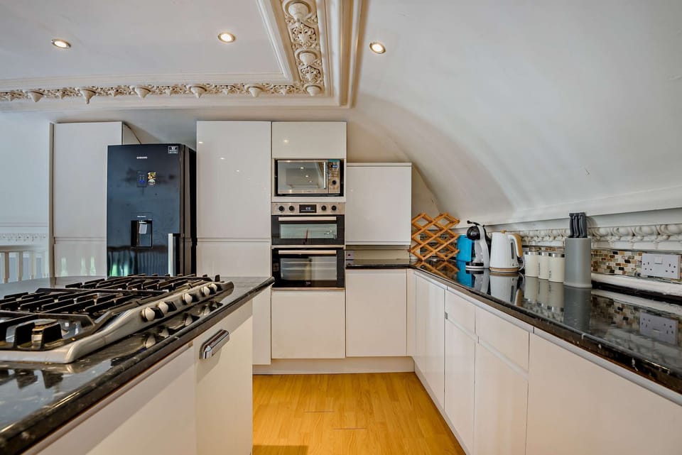 Flat 1 Club Chambers, Great Malvern - Host & Stay