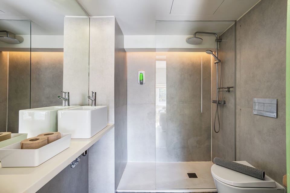 Suite, 2 Twin Beds | In-room safe, iron/ironing board, WiFi (free)