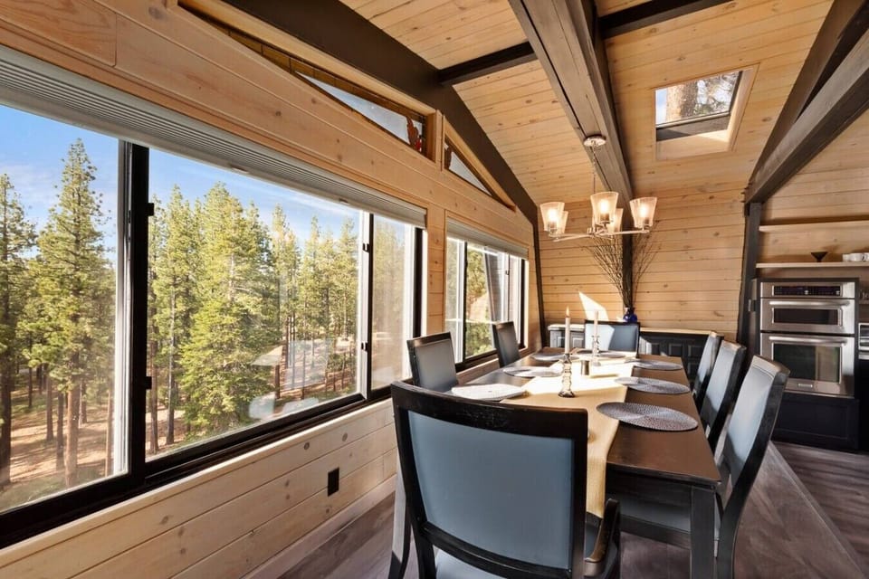 Dining with Seating for 12