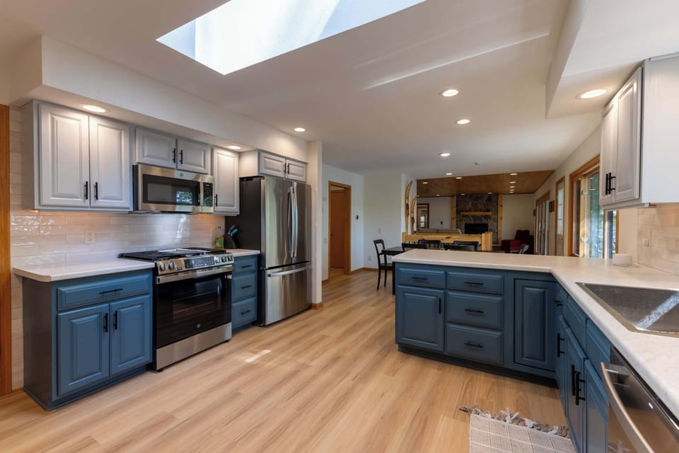 Huge open kitchen recently renovated!