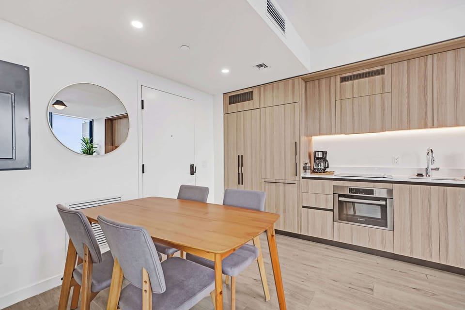 Enjoy a nice breakfast or dinner at our dedicated dining table right next to the kitchen