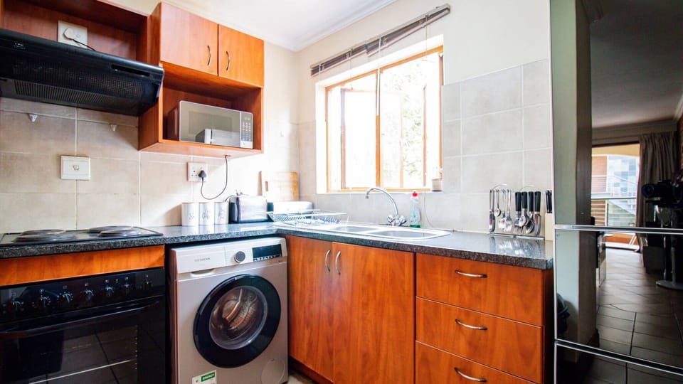 Apartment, 2 Bedrooms, Balcony | Laundry