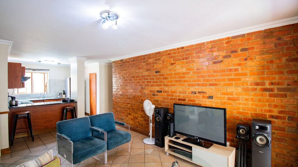 Apartment, 2 Bedrooms, Balcony | Living room