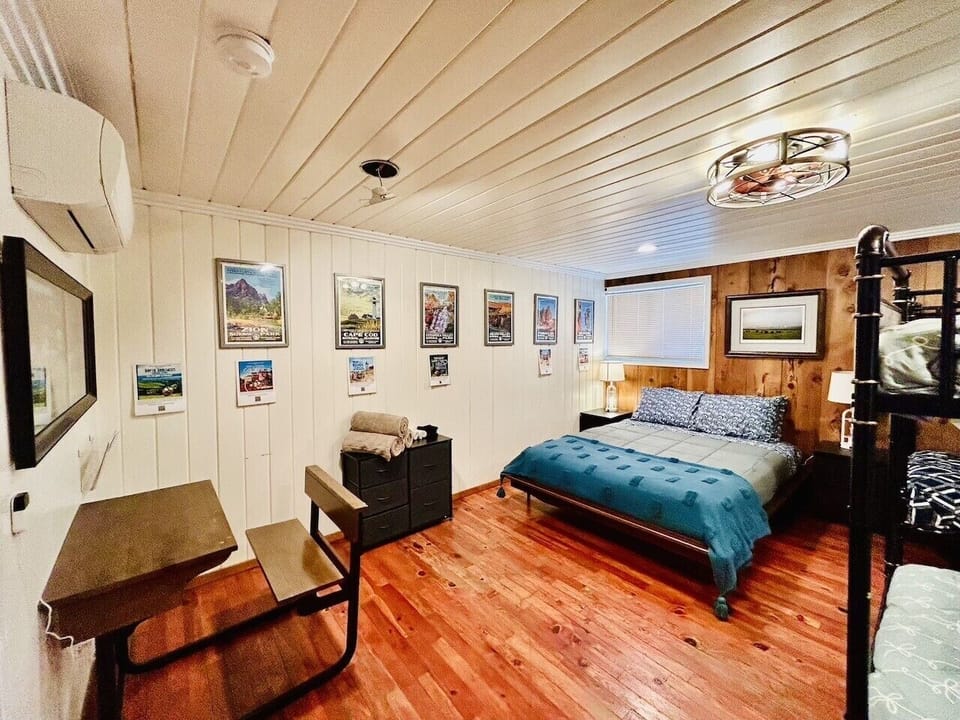 Bunk Room with Queen bed