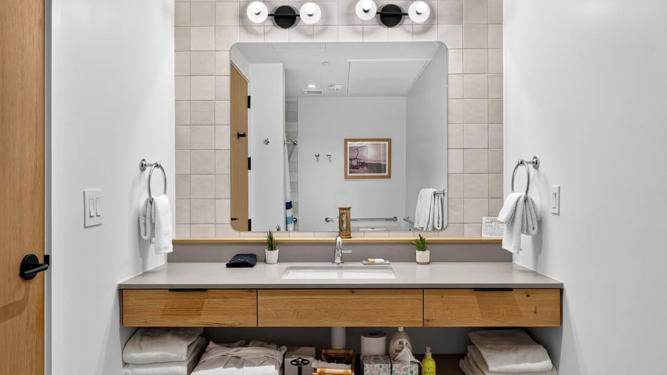 Electric Pass Lodge by Avantstay Ski-in/ski-out All-electric Saltwater Pool Gym + Courtyard Apartment in Snowmass Village