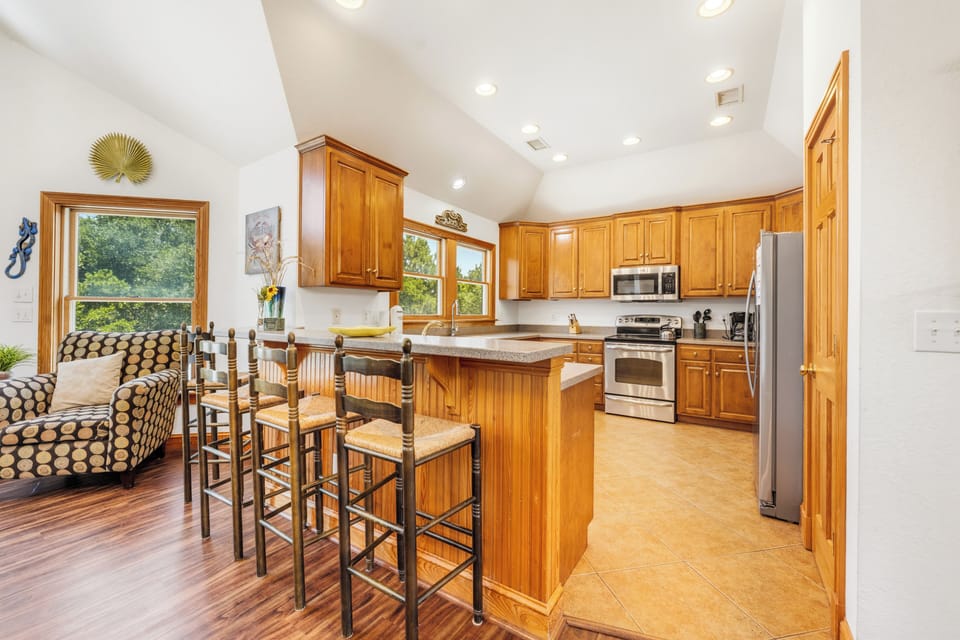 Kitchen Bar Counter - Top Level