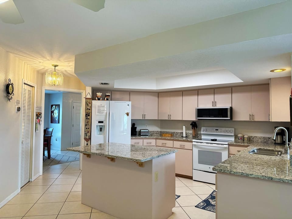 3BR Waterfront Pool Home Near Charlotte Beach (8615)