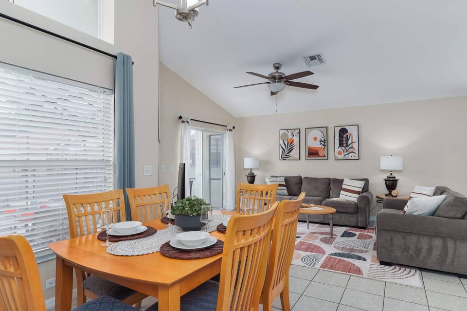 Bright dining space w/ table for 6, ideal for group meals.
