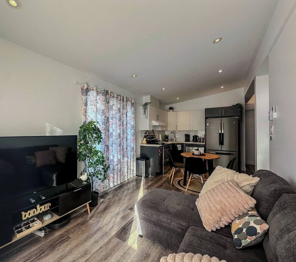Apartment, Balcony | Living room