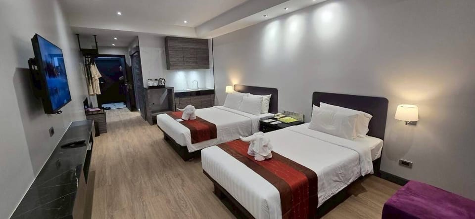 Family Studio | In-room safe, desk, laptop workspace, WiFi (free)