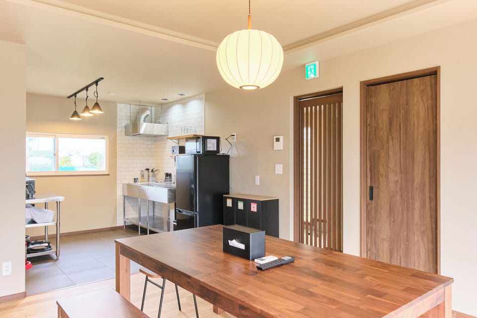 Basic House, 3 Bedrooms, City View | Dining