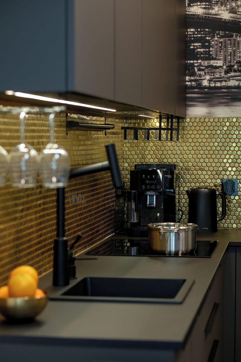 A fully equipped kitchenette with quality appliances and modern finishes. Designed to make cooking simple and enjoyable.