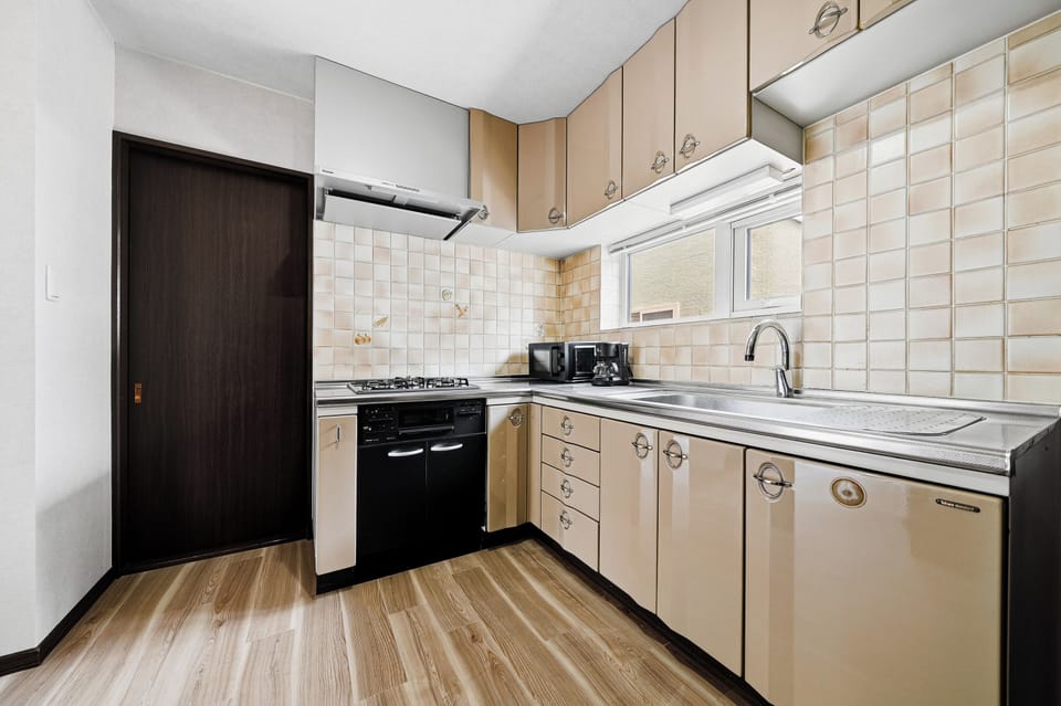Apartment | Private kitchen | Fridge, microwave, stovetop, toaster