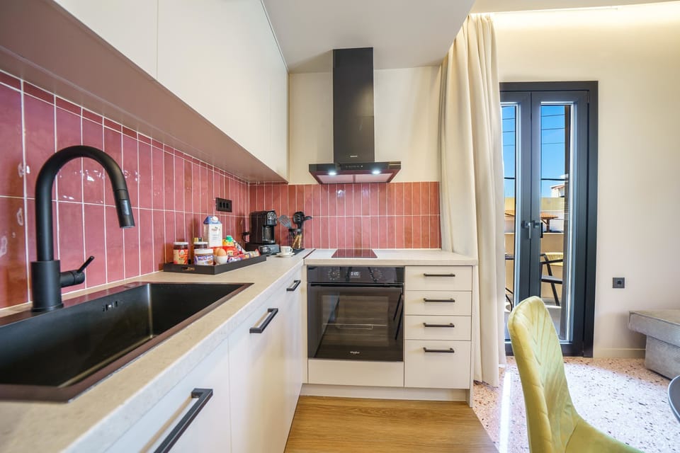 Fully Equipped Modern Kitchen