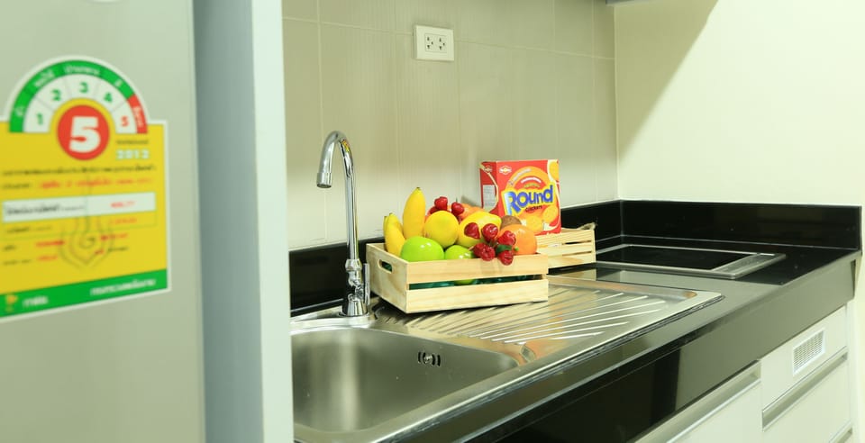 Suite, 1 Bedroom | Private kitchenette | Fridge, electric kettle