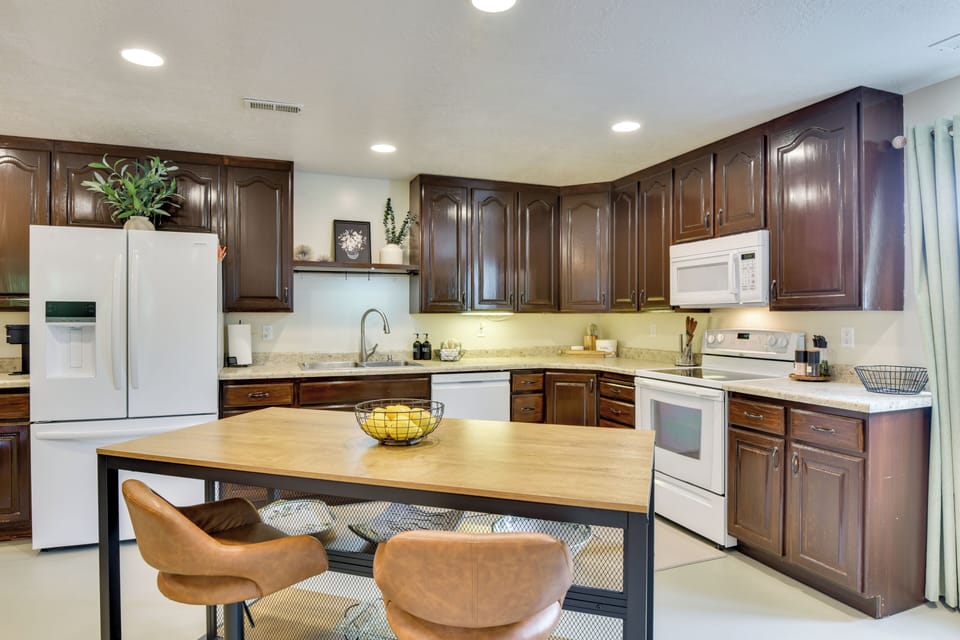 Kitchen | Single-Story Unit on Lower Level