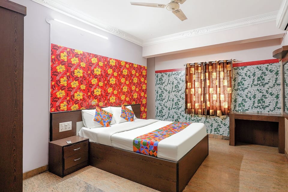 Premium Room | Egyptian cotton sheets, premium bedding, in-room safe, desk