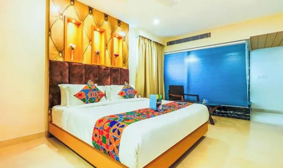 Premium Room | Egyptian cotton sheets, premium bedding, in-room safe, desk