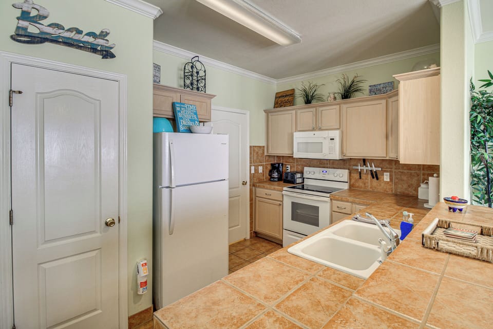Kitchen | Dishwasher | 1st Floor