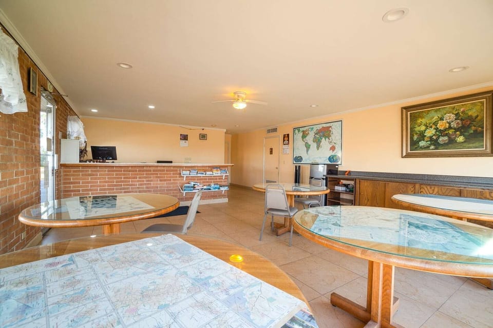 Entrance / Reception