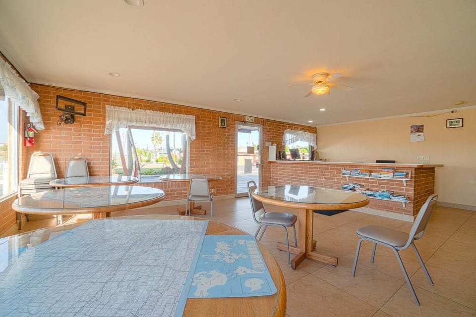 Entrance / Reception