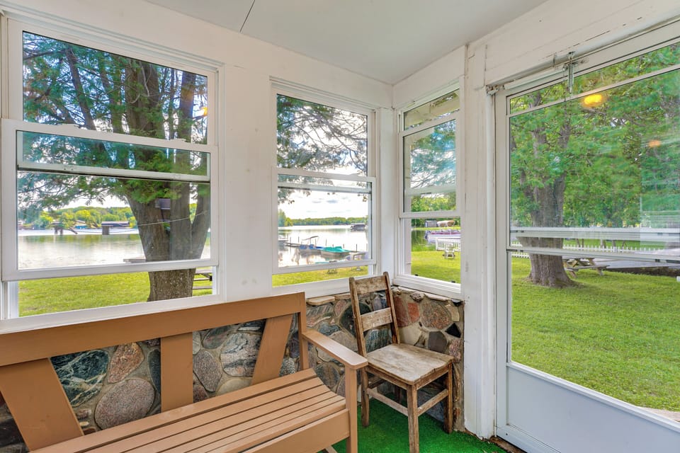 Enclosed Porch w/ Lake View