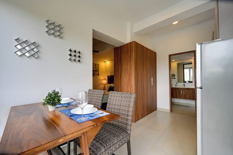 Dining Area | Dishware & Flatware