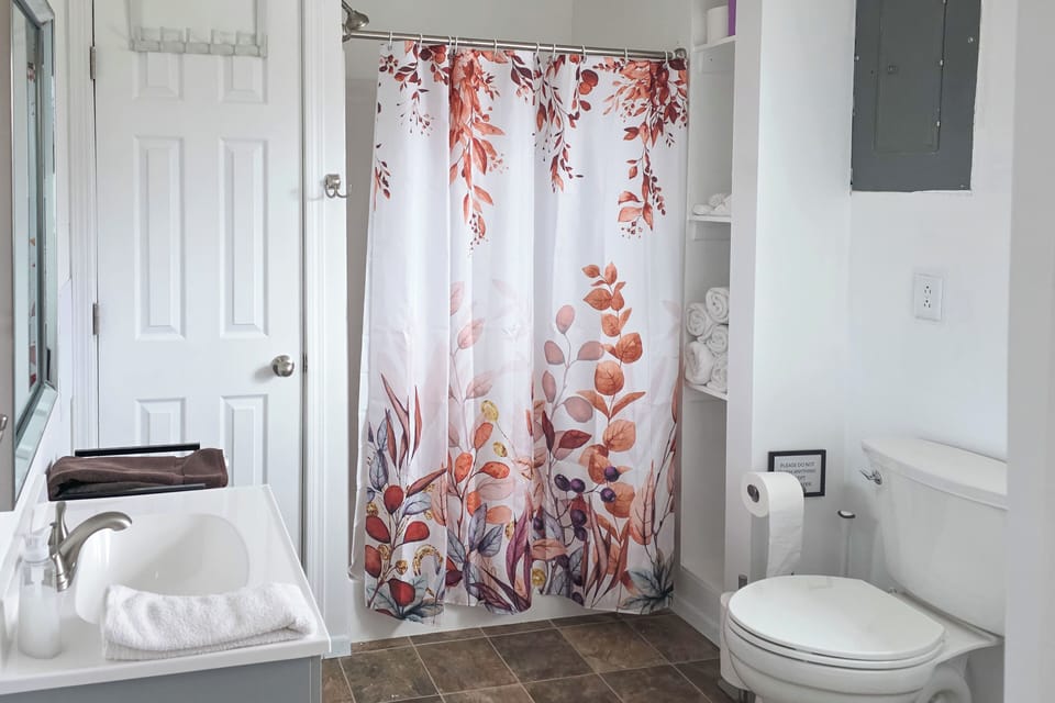 Full Bathroom
