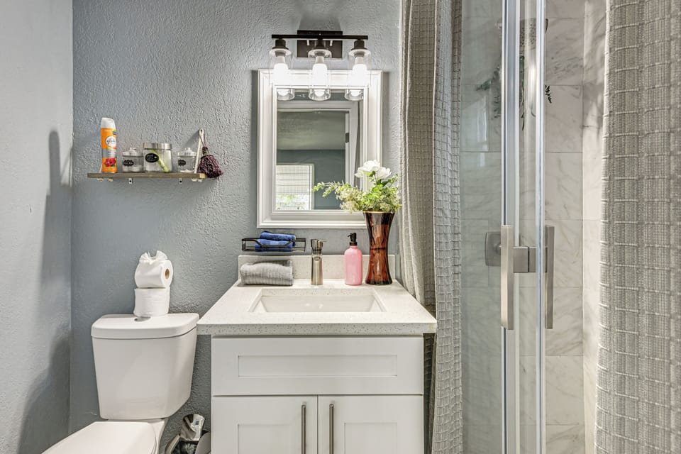Full Bathroom