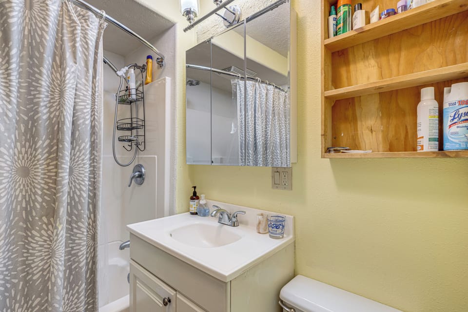Full Bathroom