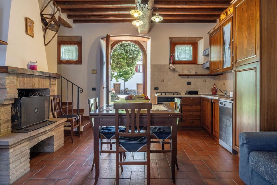 Autumn, Kitchen, Living Room, Spring, Summer