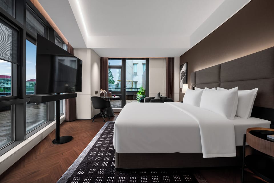 Executive Double Room, Courtyard View | Premium bedding, down comforters, minibar (free items), desk