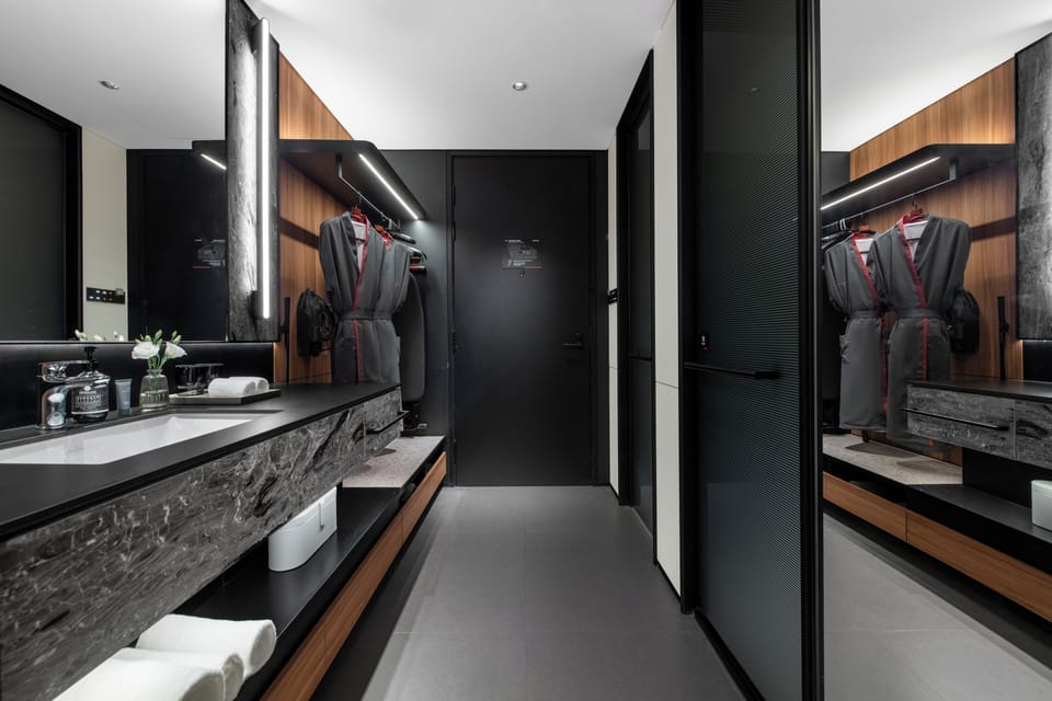 Executive Double Room, Courtyard View | Iron/ironing board