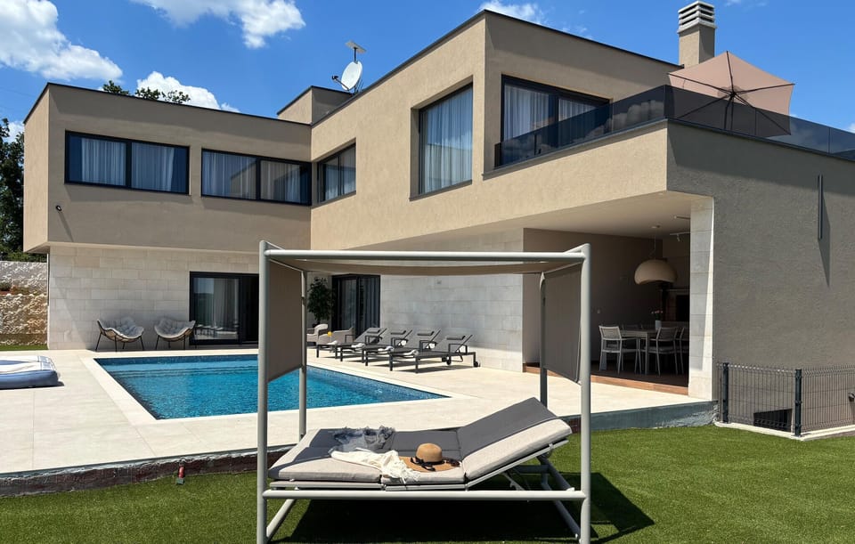 pool