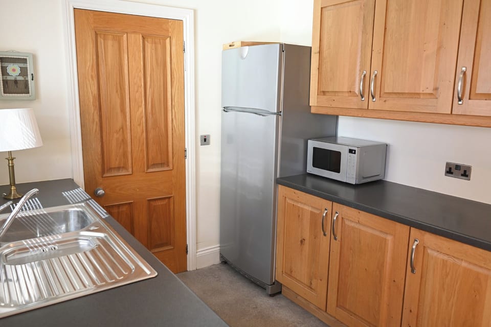 Dishwasher, cookware/dishes/utensils