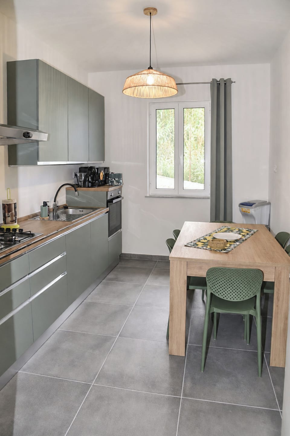 House, Patio, Sea View | Private kitchen | Dining table