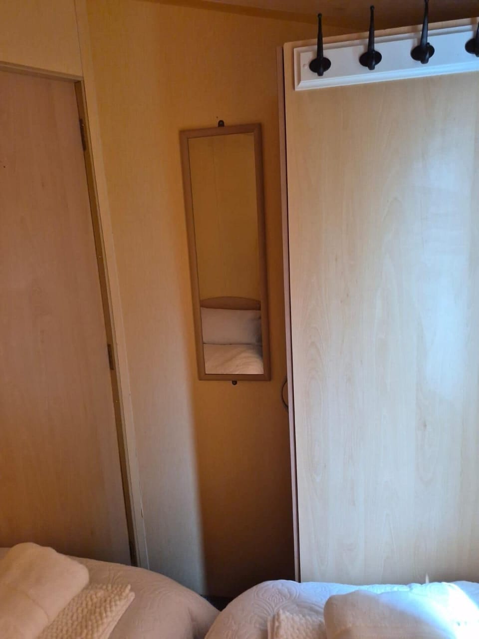3 bedrooms, bed sheets