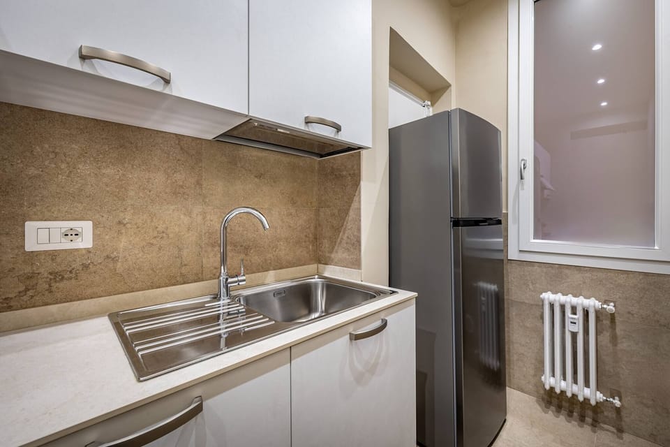 Apartment, 2 Bedrooms, 2 Bathrooms | Private kitchen | Coffee/tea maker, full-size fridge, microwave, oven