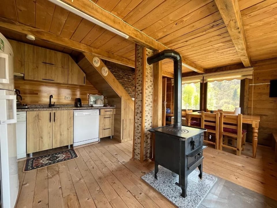 Chalet, Garden View | Private kitchen