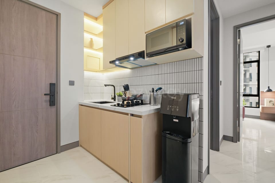 Apartment, 2 Bedrooms, City View | Private kitchen | Full-size fridge, microwave, stovetop, cookware/dishes/utensils