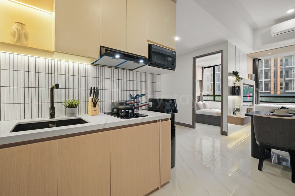 Apartment, 2 Bedrooms, City View | Private kitchen | Full-size fridge, microwave, stovetop, cookware/dishes/utensils