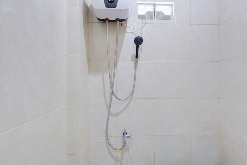 Deluxe Single Room | Bathroom | Shower