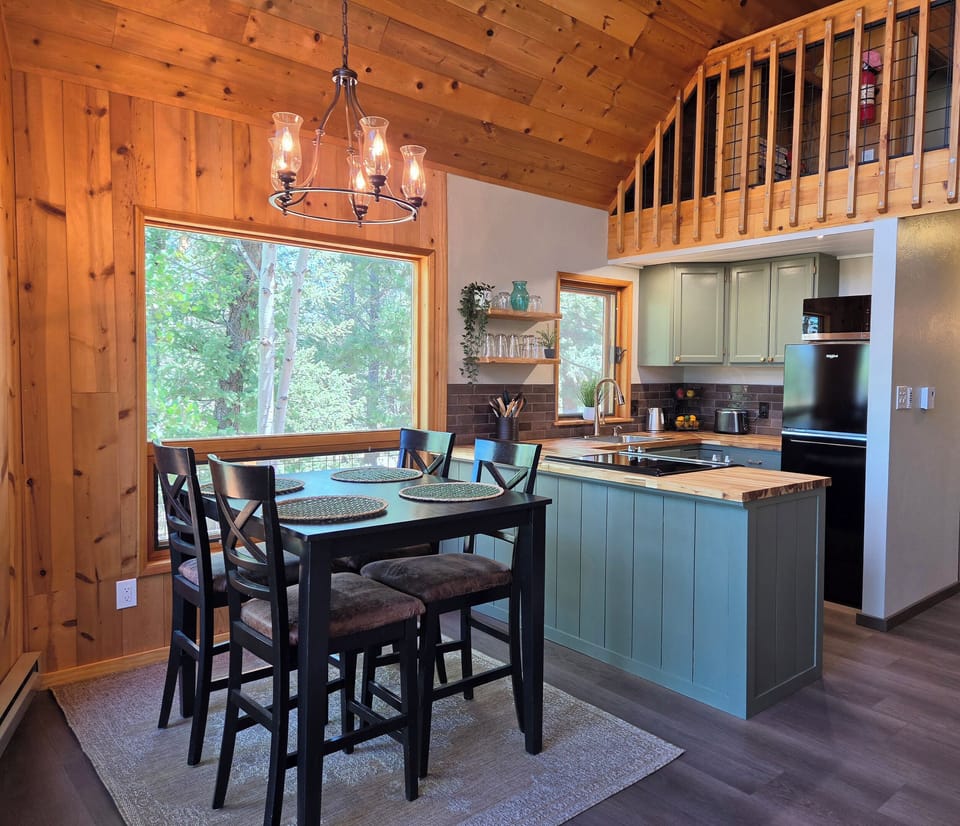 Open-plan kitchen & dining