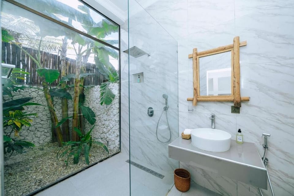 Double Room, Balcony | Bathroom
