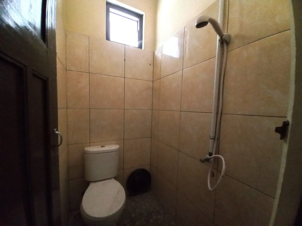 Deluxe Double Room | Bathroom | Shower, towels