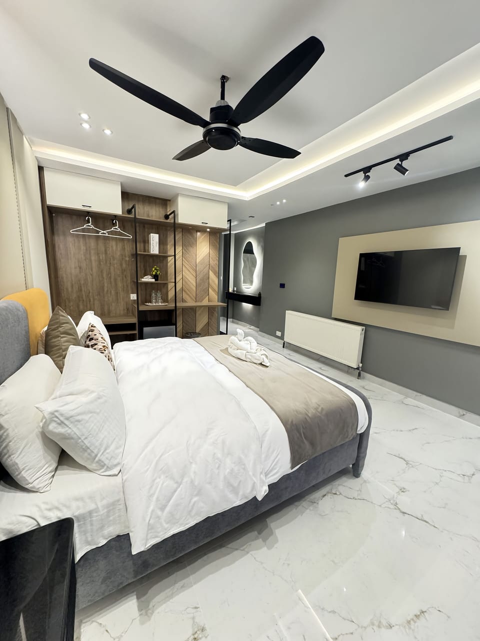 Deluxe Room | Iron/ironing board (on request), WiFi (free)